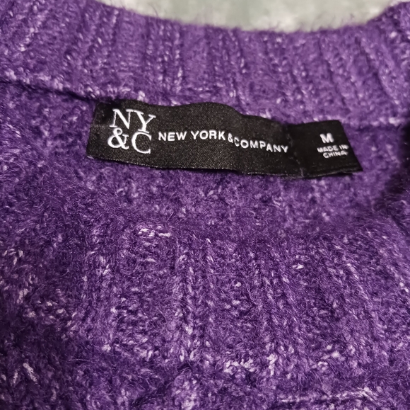 New Long Sleeve Horseshoe Cable Knit Sweater - New York & Company - Picture 3 of 7